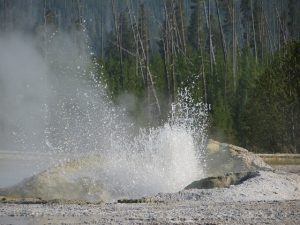 geyser-175867_640